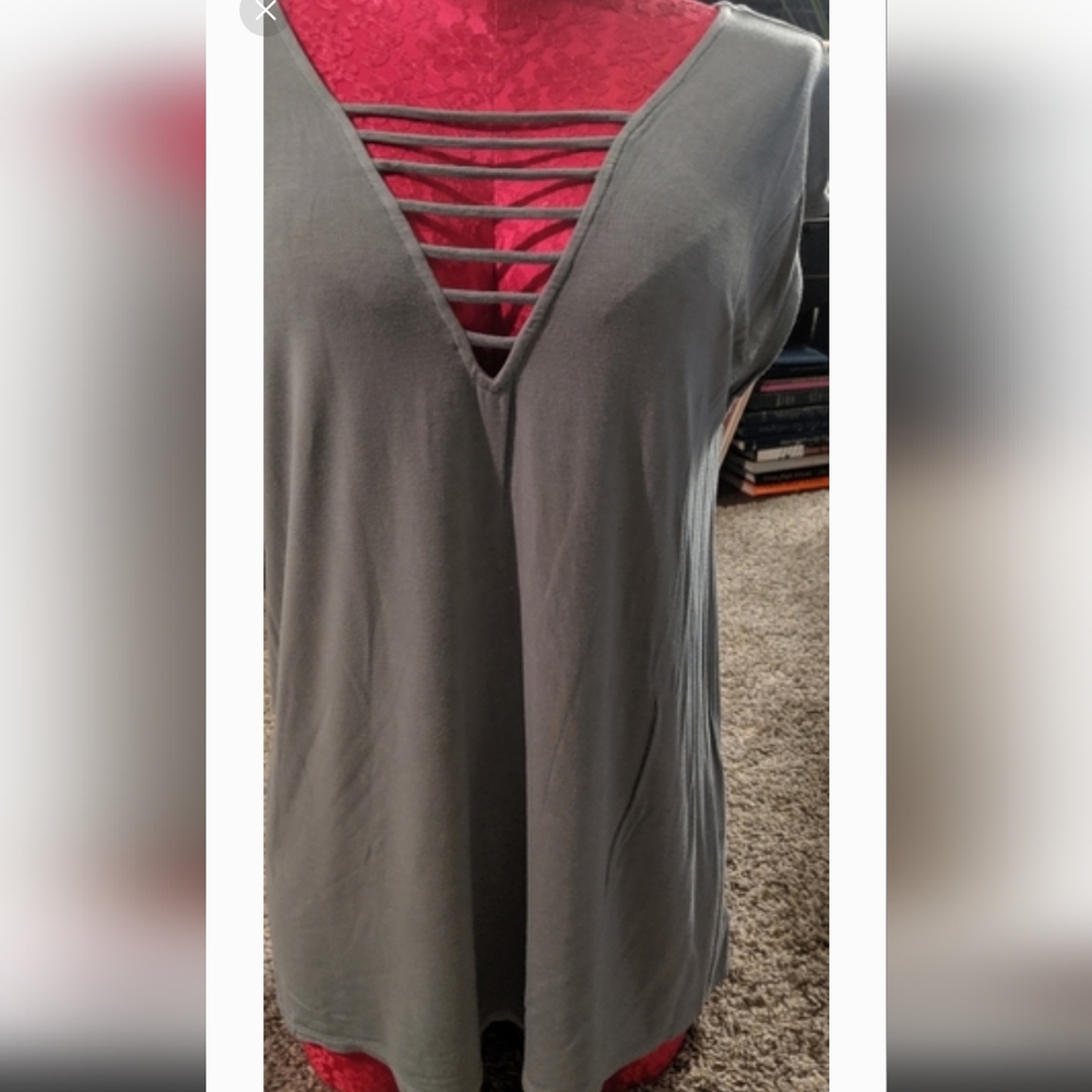Aerie tee
